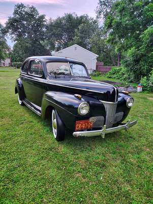 1941 Ford deluxe