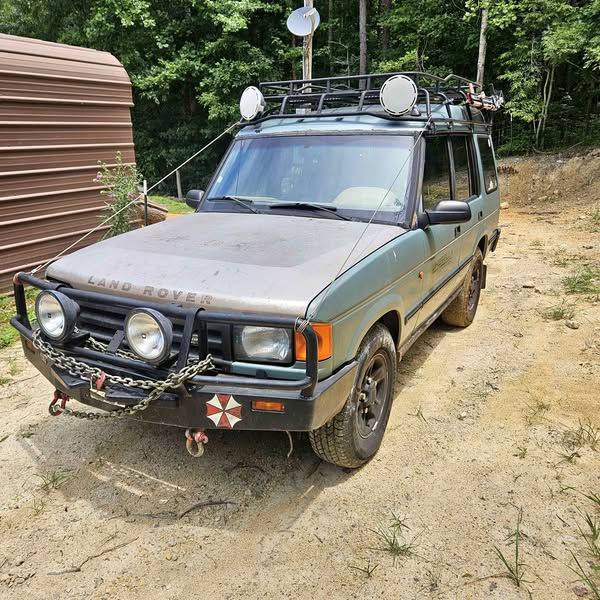 1996 Land Rover Discovery Series II - LE Sport Utility 4D