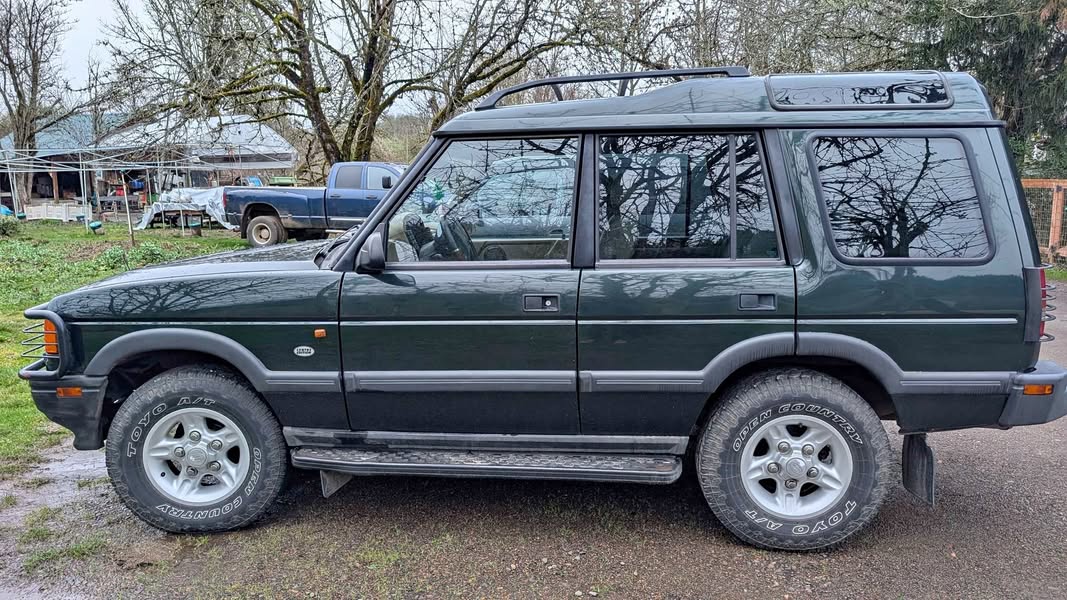 1997 Land Rover Discovery LE Sport Utility 4D