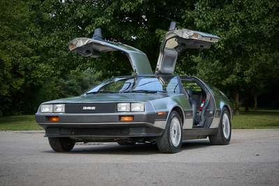 1981 DeLorean DMC-12