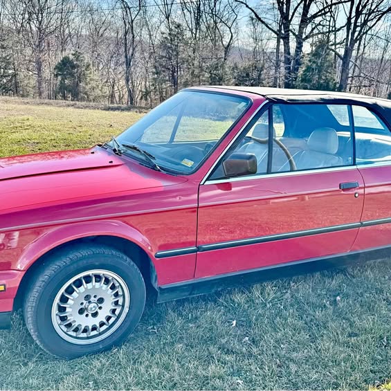 1989 BMW 3 Series 325i Convertible 2D