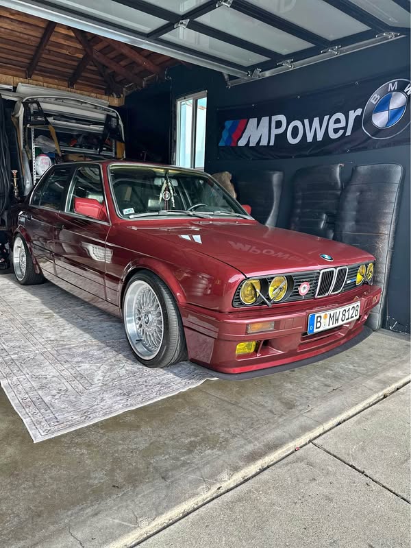 1990 BMW 3 Series - 325i Sedan 4D