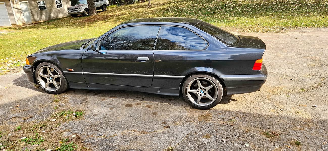 1994 BMW 3 Series - 318is Coupe 2D