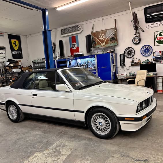 1992 BMW 3 Series - 325i Convertible 2D