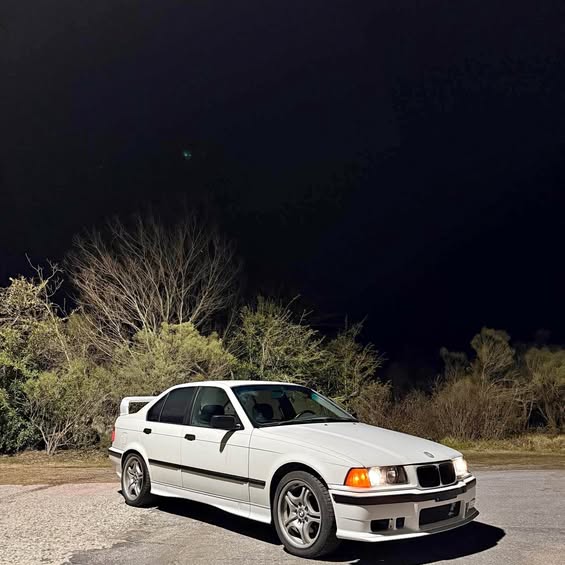 1992 BMW 3 Series - 325i Sedan 4D