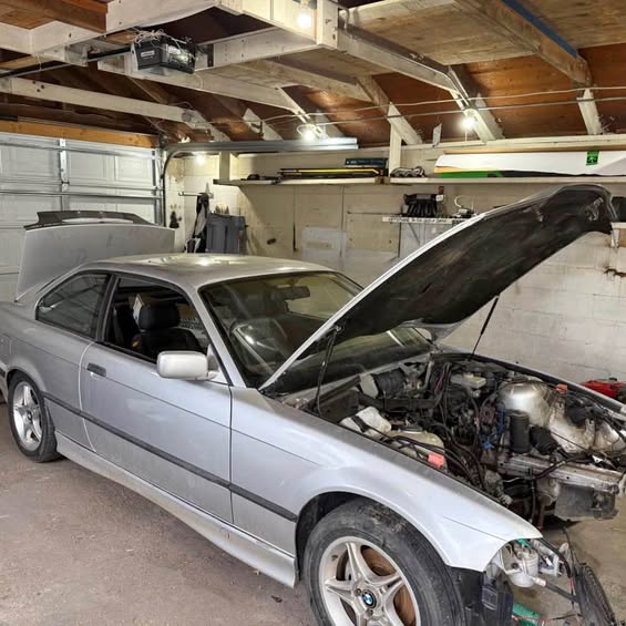 1992 BMW 3 Series - 323is Coupe 2D