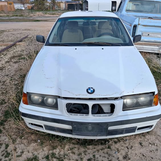 1994 BMW 3 Series - 318i Sedan 4D