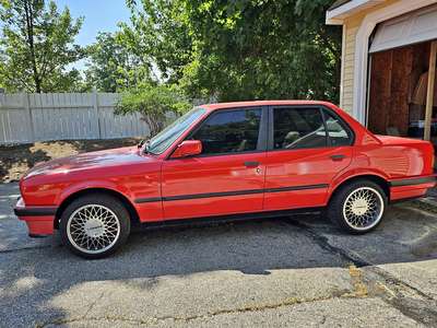 1991 BMW 3 Series - 318i Sedan 4D