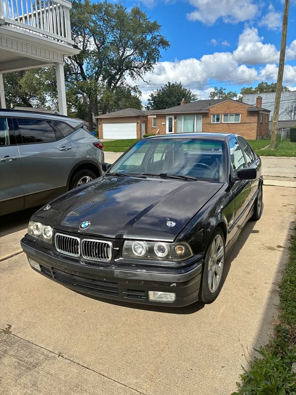 1993 BMW 3 Series - 325i Sedan 4D