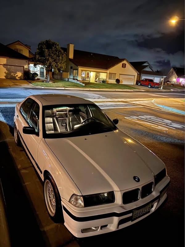 1992 BMW 3 Series - 318i Sedan 4D