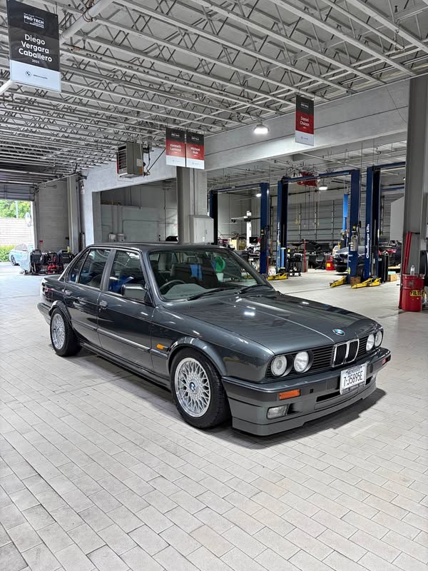 1991 BMW 3 Series - 318i Sedan 4D