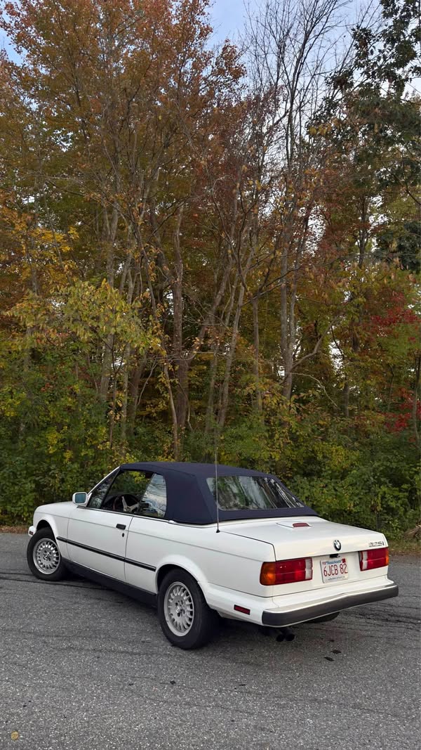 1989 BMW 3 Series - 325i Convertible 2D