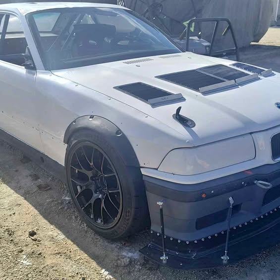 1994 BMW 3 Series - 325is Coupe 2D