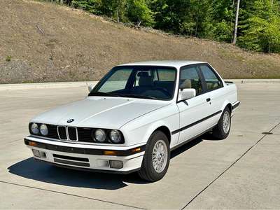 1991 BMW 3 Series - 318is Coupe 2D