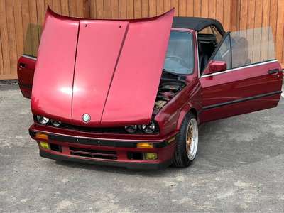 1992 BMW 3 Series - 325i Convertible 2D