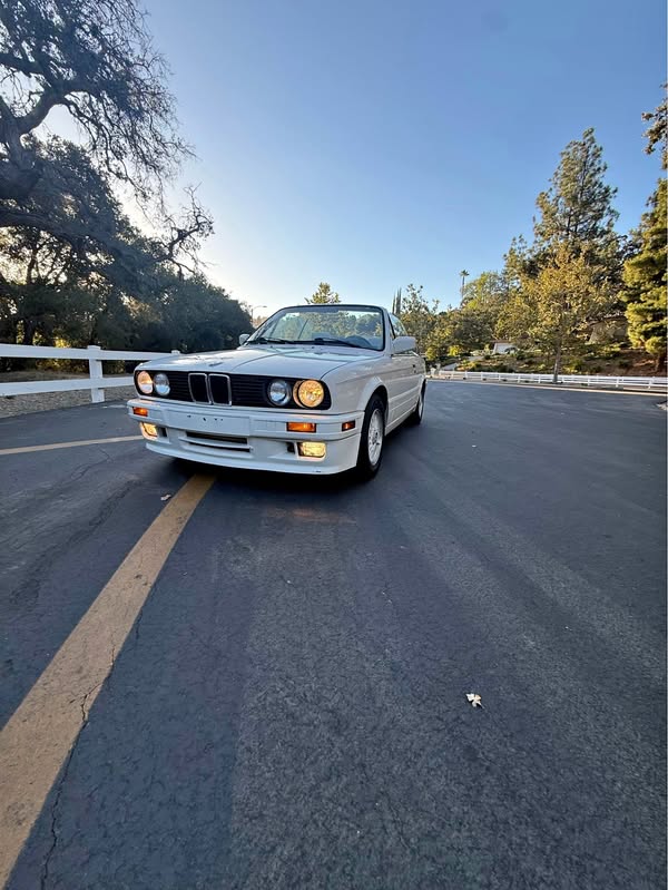 1992 BMW 3 Series - 325i Convertible 2D