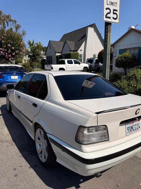 1994 BMW 3 Series - 318i Sedan 4D