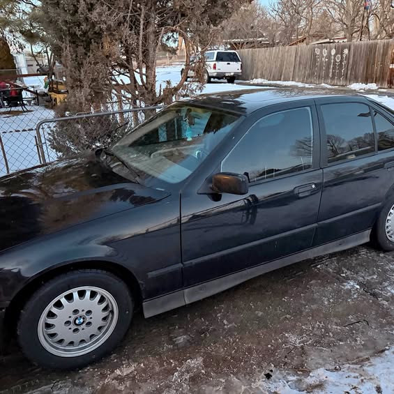 1993 BMW 3 Series - 325i Sedan 4D