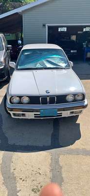 1991 BMW 3 Series - 318i Sedan 4D