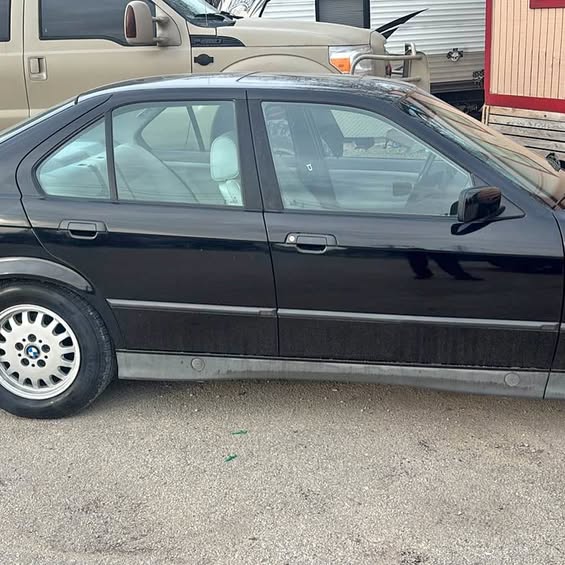 1994 BMW 3 Series - 325i Sedan 4D