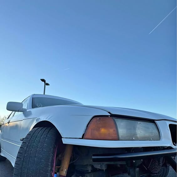 1993 BMW 3 Series - 323i Sedan 4D