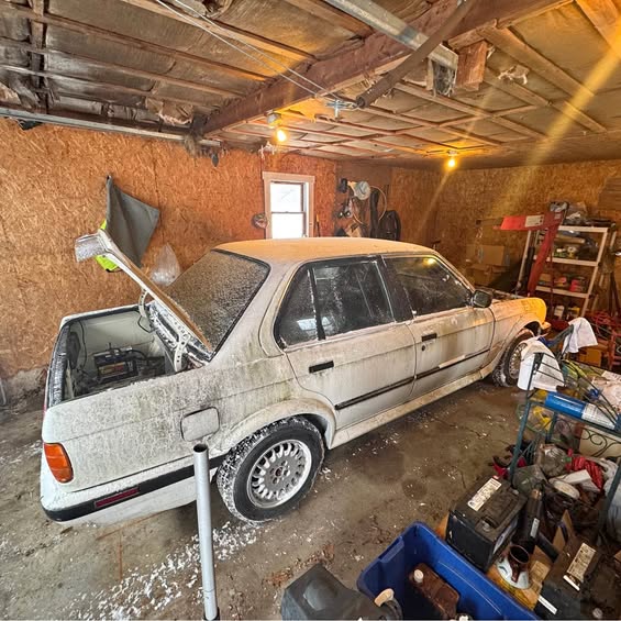 1988 BMW 3 Series - 325xi Sedan 4D