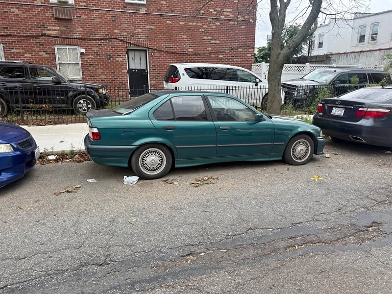 1993 BMW 3 Series - 325i Sedan 4D