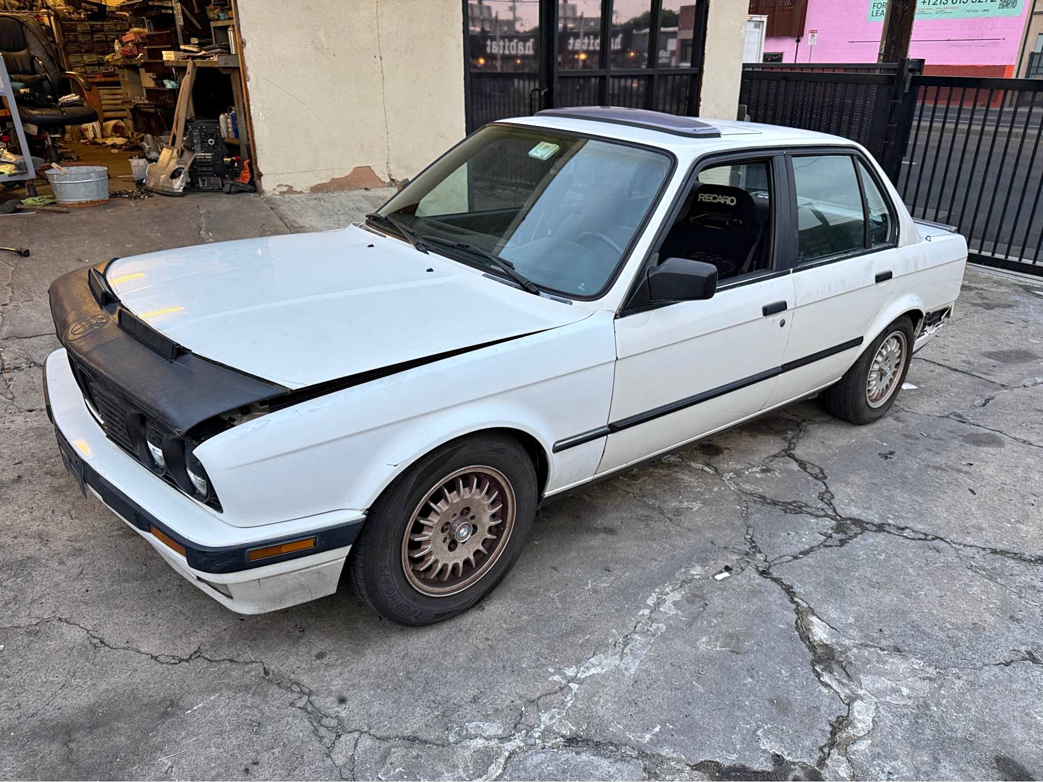 1989 BMW 3 Series 325i Sedan 4D