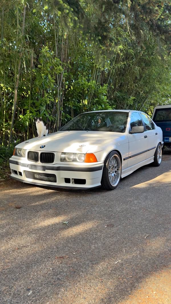1993 BMW 3 Series - 328i Sedan 4D
