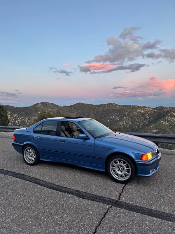 1993 BMW 3 Series - 325i Sedan 4D