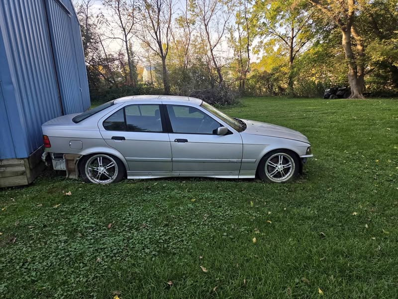 1993 BMW 3 Series - 325i Sedan 4D