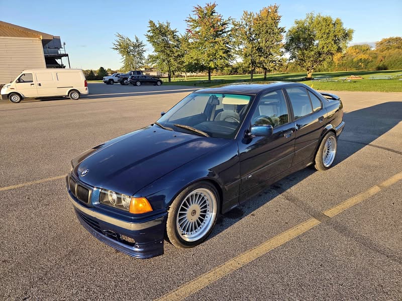 1992 BMW 3 Series - 325i Sedan 4D