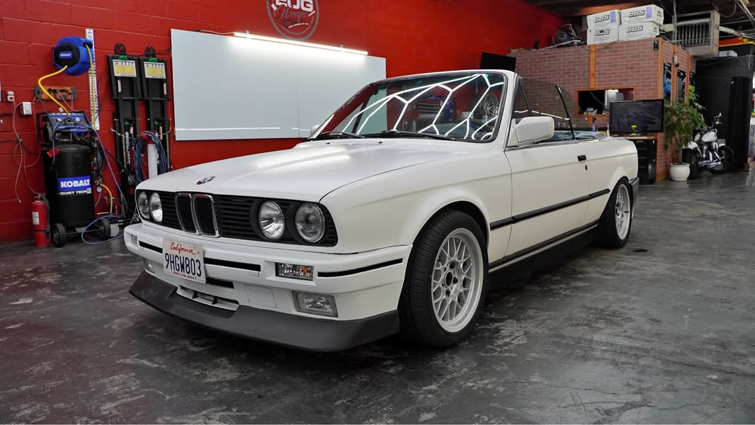 1991 BMW 3 Series - 325i Convertible 2D