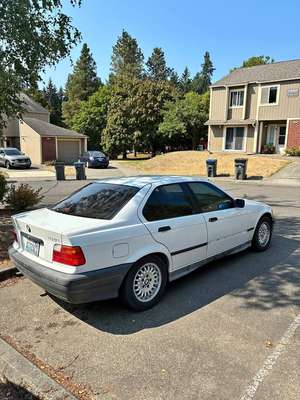 1994 BMW 3 Series - 318i Sedan 4D