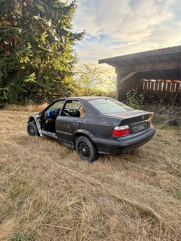 1994 BMW 3 Series - 328i Sedan 4D