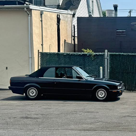 1991 BMW 3 Series - 318i Convertible 2D