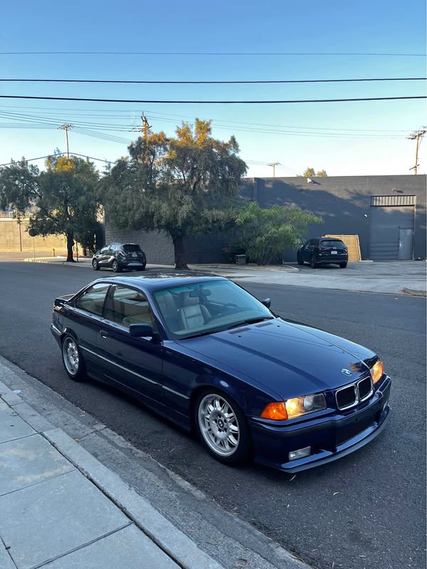 1994 BMW 3 Series - 325is Coupe 2D