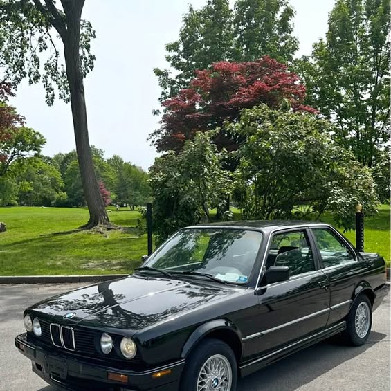 1989 BMW 3 Series - 325is Coupe 2D