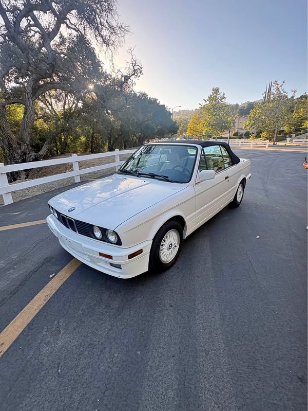 1992 BMW 3 Series - 325i Convertible 2D