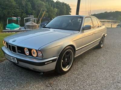 1991 BMW M5