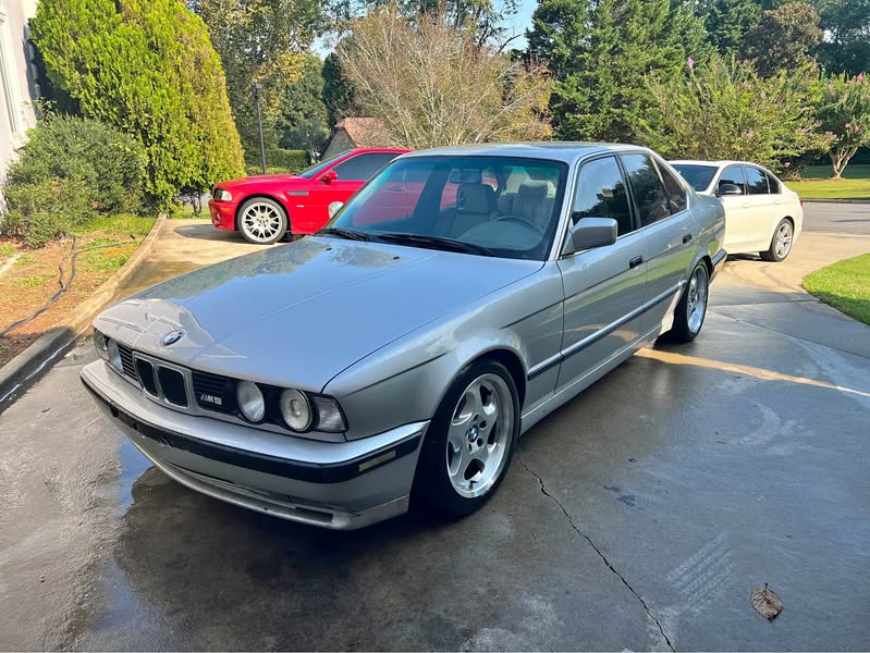 1991 BMW M5 - Sedan 4D
