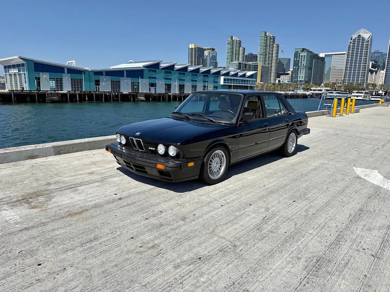 1988 BMW M5 - Sedan 4D