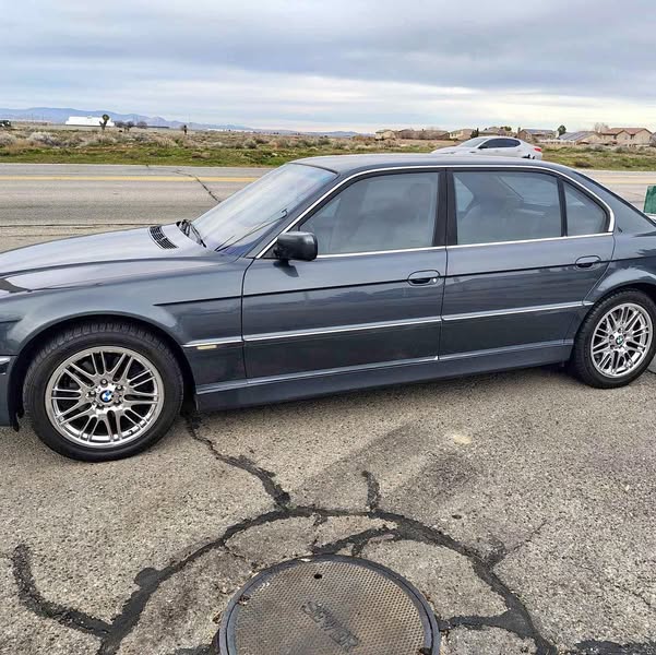 2001 BMW 7 Series - 740iL Sedan 4D