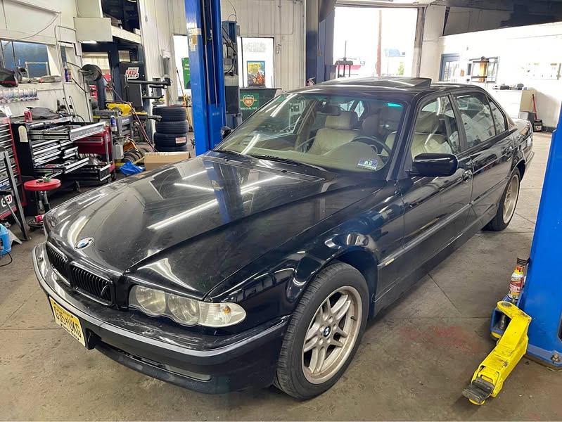 2001 BMW 7 Series - 740iL Sedan 4D