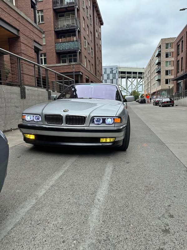 1999 BMW 7 Series - 740Li Sedan 4D