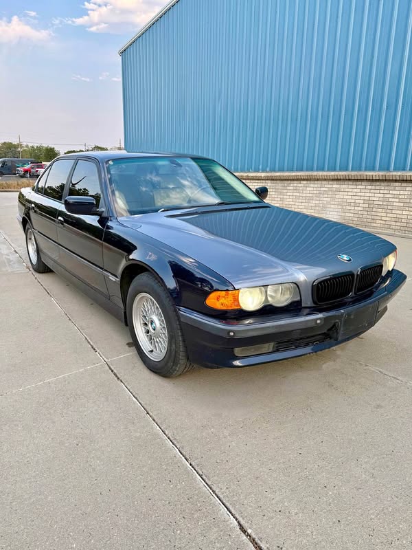 2001 BMW 7 Series - 740iL Sedan 4D