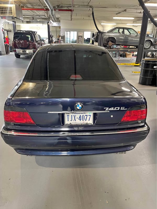 2001 BMW 7 Series - 740iL Sedan 4D