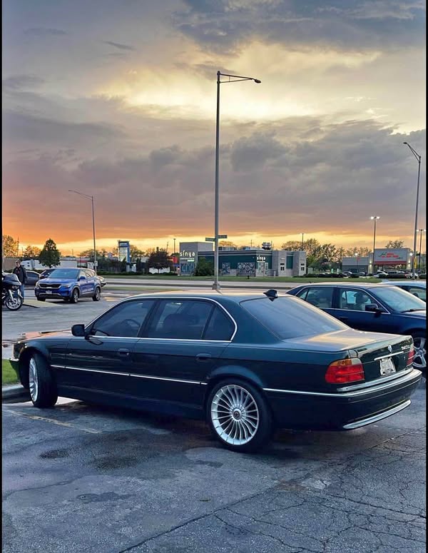 2001 BMW 7 Series - 740iL Sedan 4D