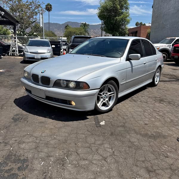 2002 BMW 5 Series - 540i Sedan 4D