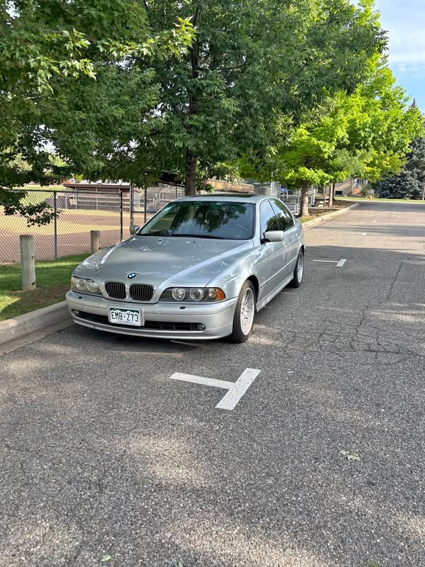 2001 BMW 5 Series 540i Sedan 4D